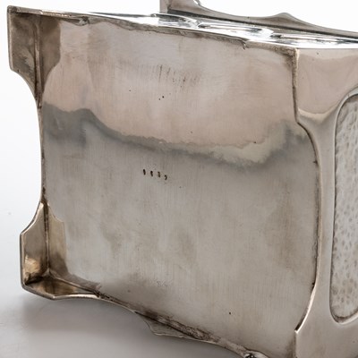 Lot 569 - A LIBERTY & CO TUDRIC PEWTER JEWELLERY BOX