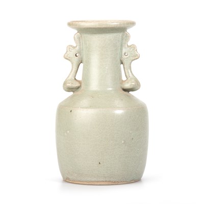 Lot 35 - A CHINESE CELADON CRACKLE GLAZE MALLET VASE