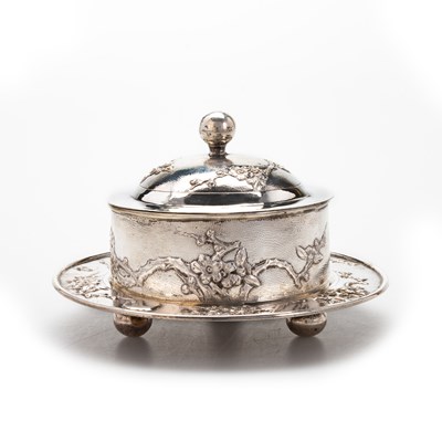 Lot 190 - A CHINESE SILVER AND GLASS BUTTER DISH