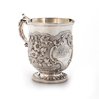 Lot 288 - AN EARLY VICTORIAN SILVER MUG