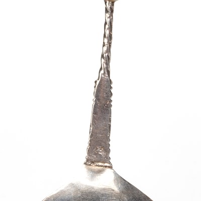 Lot 204 - AN EARLY 17TH CENTURY NORWEGIAN SILVER SPOON