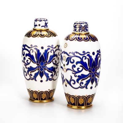 Lot 45 - A PAIR OF COALPORT VASES AND COVERS, IN THE ART NOUVEAU TASTE