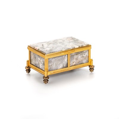 Lot 409 - A 19TH CENTURY GILT-METAL MOUNTED AGATE BOX