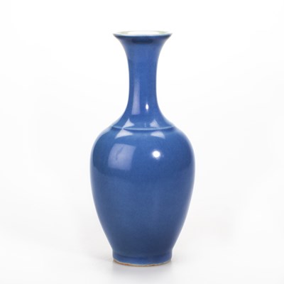 Lot 123 - A CHINESE BLUE-GLAZED PORCELAIN VASE