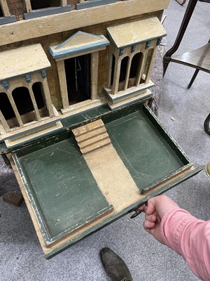 Lot 1 - A PRIMITIVE 19TH CENTURY DOLLS HOUSE, POSSIBLY AMERICAN