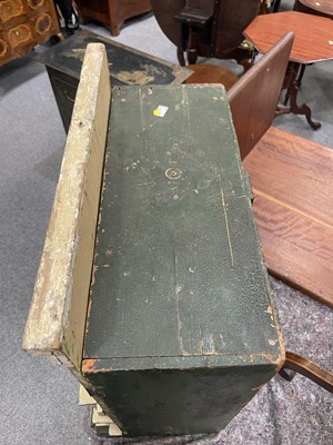 Lot 1 - A PRIMITIVE 19TH CENTURY DOLLS HOUSE, POSSIBLY AMERICAN