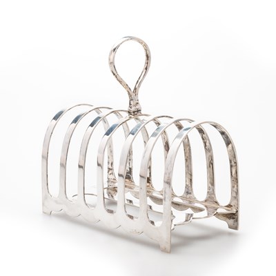 Lot 131 - A VICTORIAN SILVER TOAST RACK