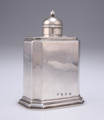 Lot 360 - A GEORGE II SILVER TEA CADDY