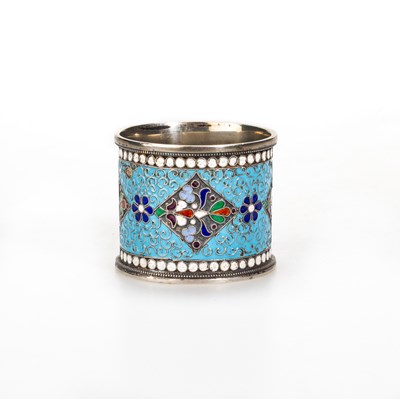 Lot 201 - A RUSSIAN SILVER AND CLOISONNÉ ENAMEL NAPKIN RING