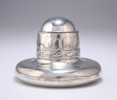 Lot 484 - ARCHIBALD KNOX (1864-1933) FOR LIBERTY & CO, A PEWTER INKWELL