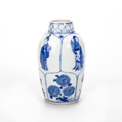Lot 111 - A CHINESE BLUE AND WHITE VASE