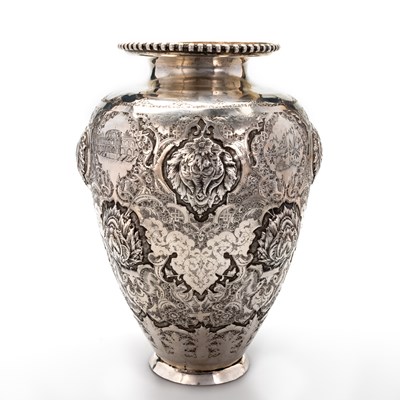 Lot 173 - A MID-20TH CENTURY IRANIAN (PERSIAN) SILVER VASE