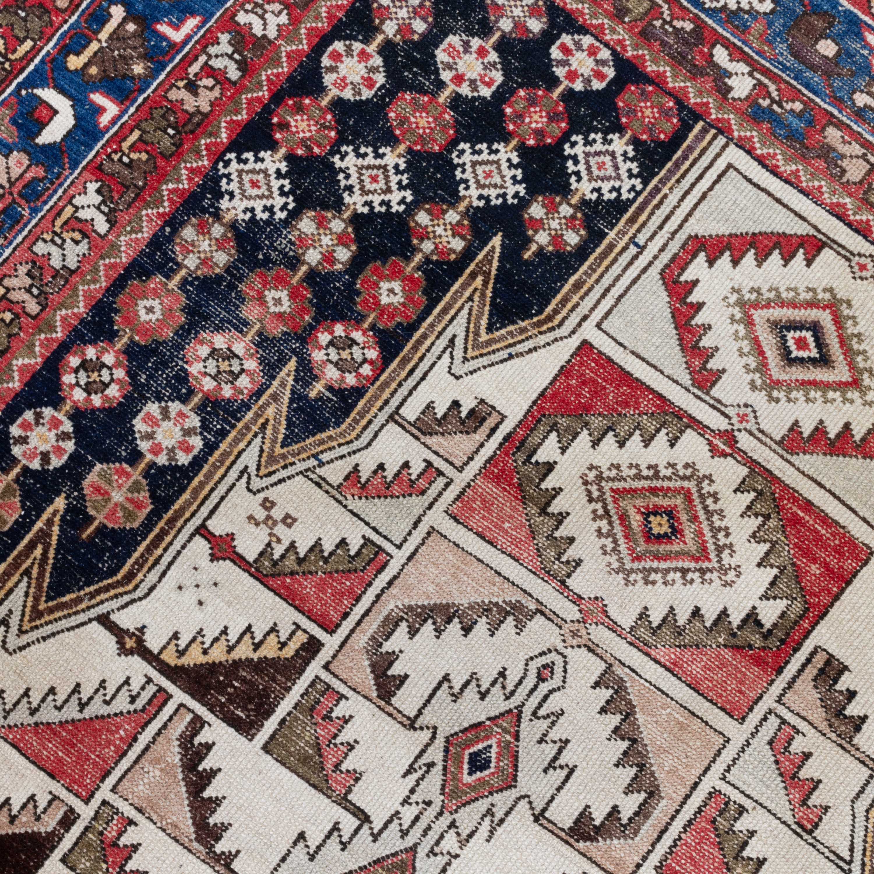 Lot 628 - A NORTH-WEST PERSIAN MAZLAGHAN RUG, CIRCA