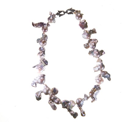 Lot 529 - A MODERN CULTURED BAROQUE PEARL NECKLACE