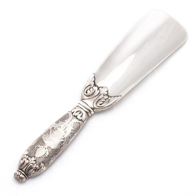 Lot 216 - A TIFFANY & CO STERLING SILVER SHOE HORN