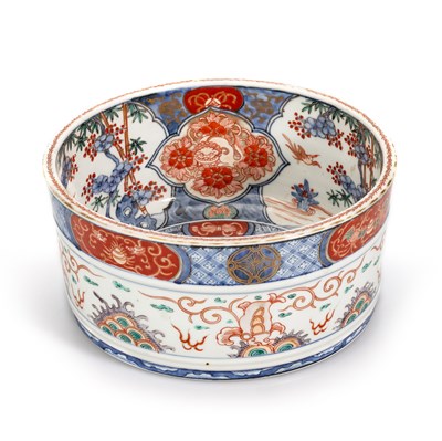 Lot 84 - A JAPANESE IMARI JARDINIÈRE, LATE 19TH CENTURY