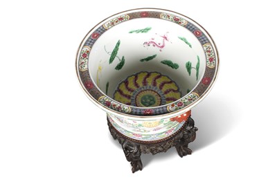 Lot 45 - A LARGE SAMSON PORCELAIN FISH BOWL ON A CHINESE MARBLE-INSET HARDWOOD STAND