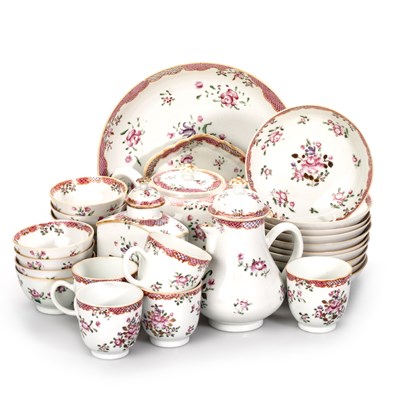 Lot 117 - A CHINESE EXPORT FAMILLE ROSE PARTIAL TEA SERVICE, 18TH CENTURY