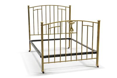 Lot 756 - AN EDWARDIAN BRASS BED