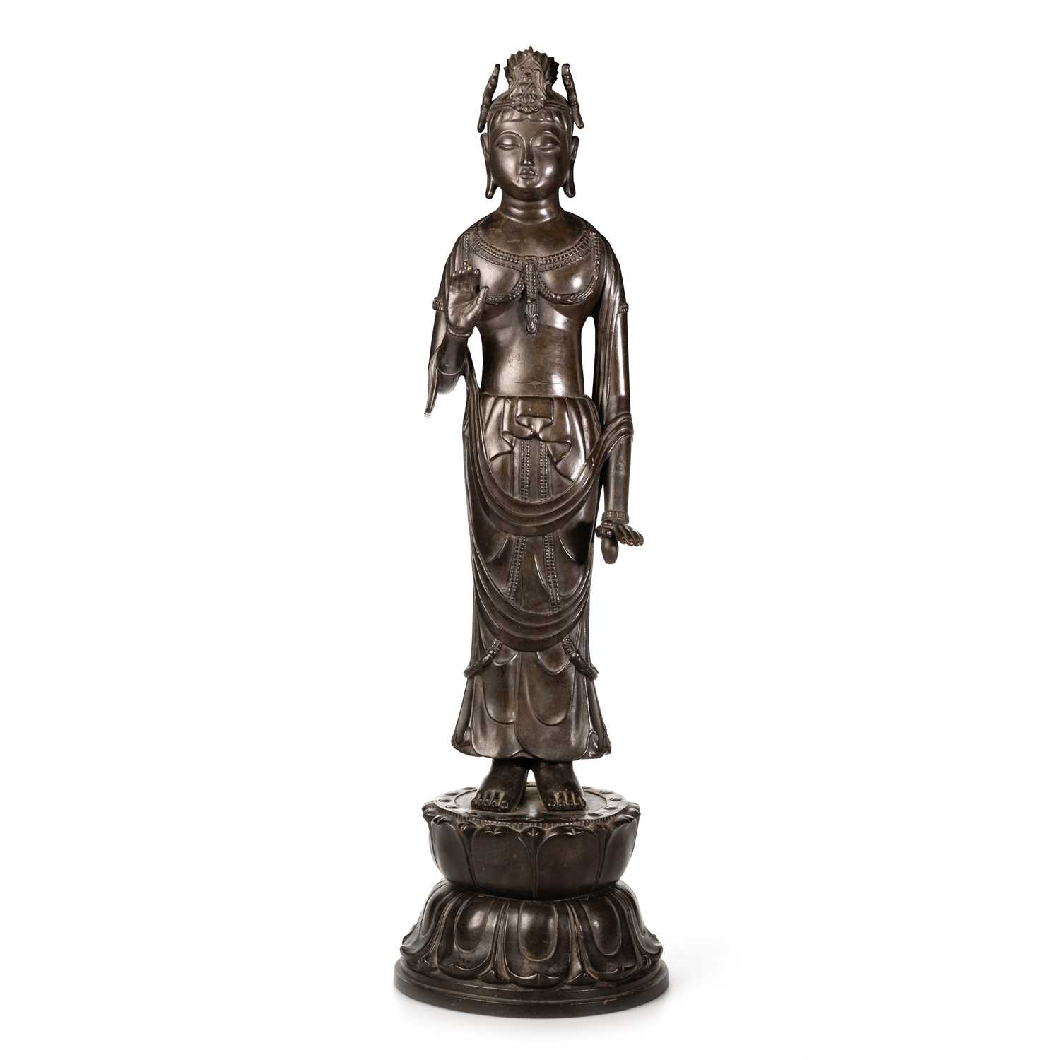 Lot 171 - A LARGE BRONZE FIGURE OF KANNON