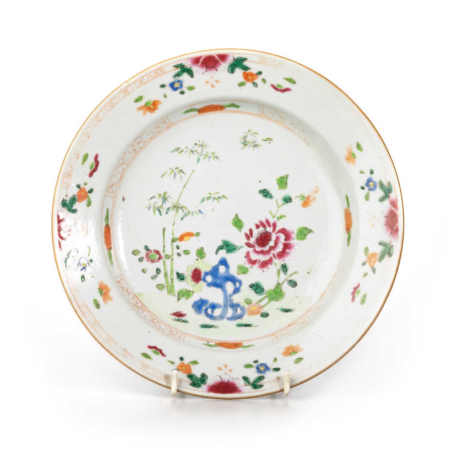 Lot 146 - AN 18TH CENTURY CHINESE FAMILLE ROSE DISH