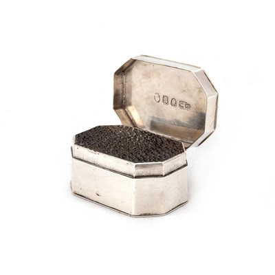 Lot 471 - A GEORGE III SILVER NUTMEG GRATER