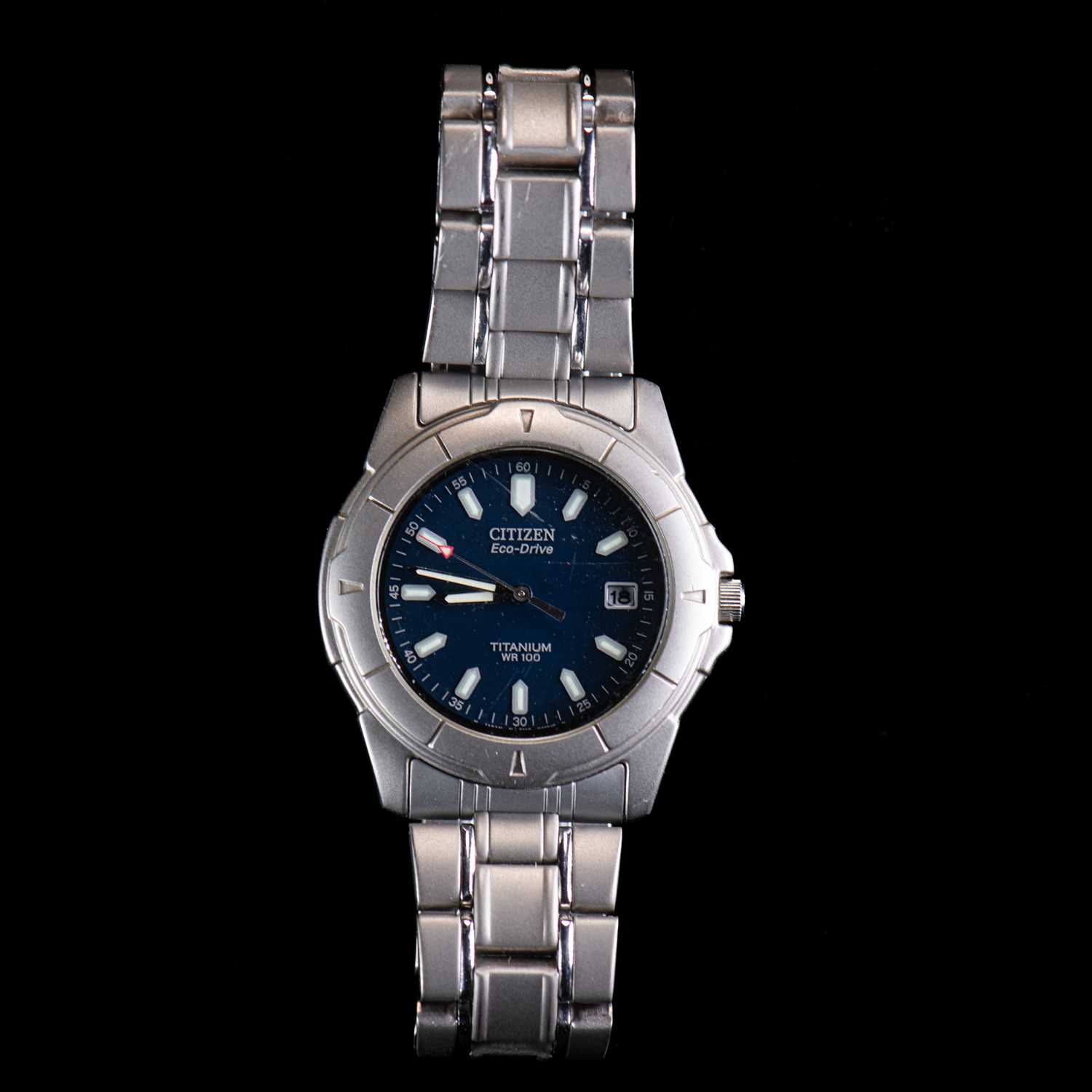 Lot 577 - A GENTS TITANIUM CITIZEN BRACELET WATCH