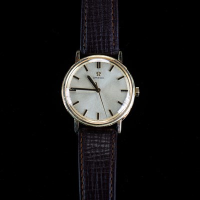 Lot 514 - A GENTS GOLD PLATED OMEGA STRAP WATCH