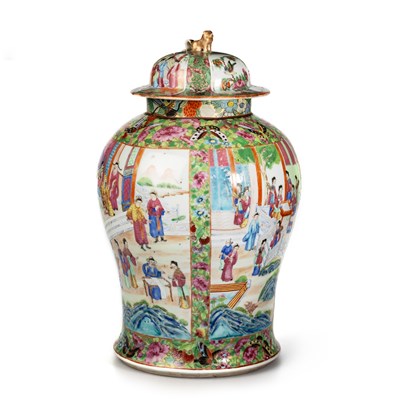 Lot 159 - A LARGE 19TH CENTURY CANTONESE FAMILLE ROSE VASE AND COVER