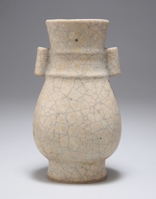 Lot 100 - A CHINESE SONG-STYLE GUAN-TYPE HU-SHAPED VASE
