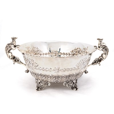 Lot 406 - A LARGE VICTORIAN SILVER BOWL