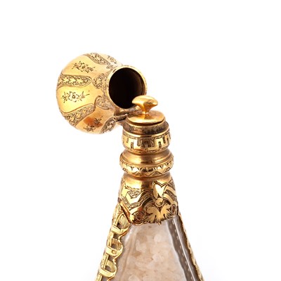 Lot 544 - A GOLD-MOUNTED ROCK CRYSTAL SCENT BOTTLE, FIRST HALF 19TH CENTURY