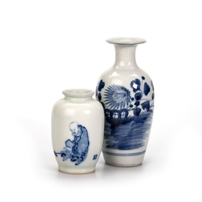 Lot 212 - TWO CHINESE BLUE AND WHITE VASES
