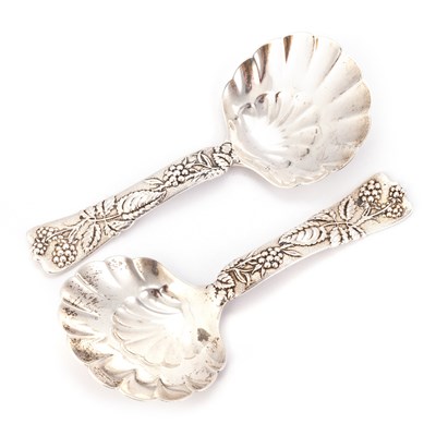 Lot 306 - A PAIR OF AMERICAN STERLING SILVER SPOONS