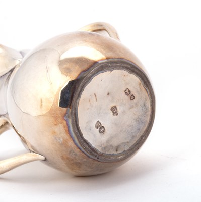 Lot 389 - A VICTORIAN SILVER DOUBLE-LIPPED CREAM JUG