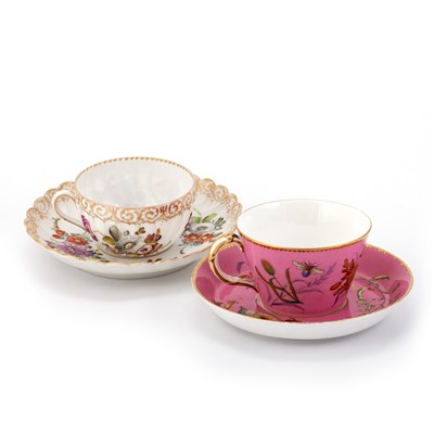 Lot 63 - A ROYAL WORCESTER AESTHETIC CUP AND SAUCER, DATE CODES FOR 1876 AND 1877