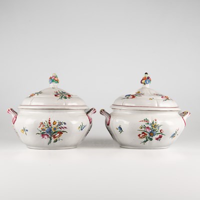 Lot 37 - A PAIR OF ITALIAN FAIENCE TUREENS AND COVERS, PROBABLY 18TH CENTURY