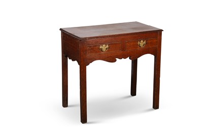 Lot 749 - AN 18TH CENTURY OAK SIDE TABLE