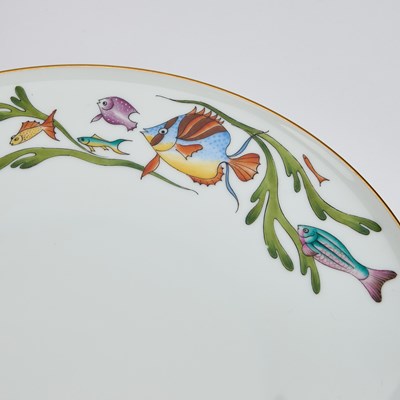 Lot 52 - A HEINRICH FISH PATTERN DINNER SERVICE