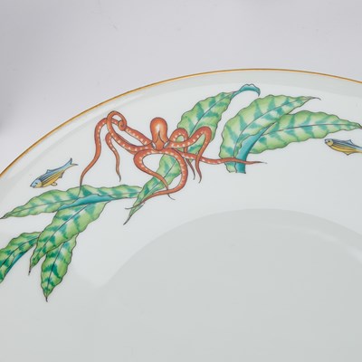 Lot 52 - A HEINRICH FISH PATTERN DINNER SERVICE