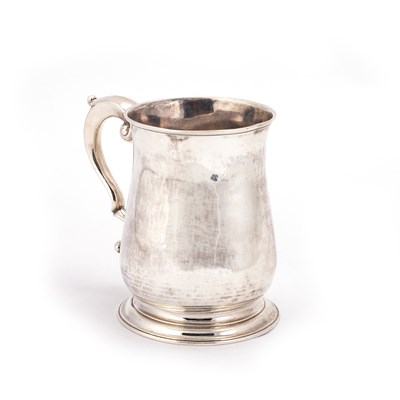 Lot 458 - A GEORGE II SILVER PINT MUG