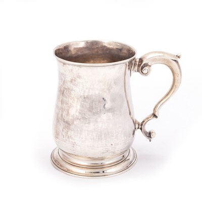 Lot 458 - A GEORGE II SILVER PINT MUG