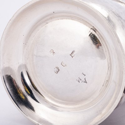 Lot 458 - A GEORGE II SILVER PINT MUG