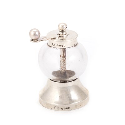 Lot 405 - A VICTORIAN SILVER-MOUNTED GLASS PEPPER GRINDER