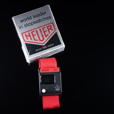 Lot 562 - A GENTS HEUER 370 MICROSPLIT WRIST TIMER WATCH