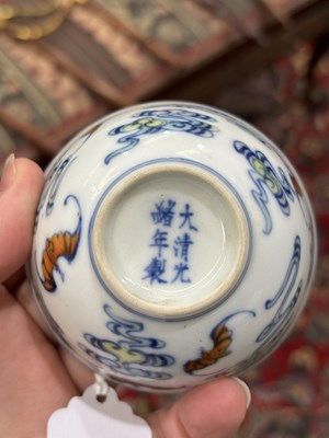 Lot 120 - A CHINESE DOUCAI TEA BOWL, 19TH CENTURY