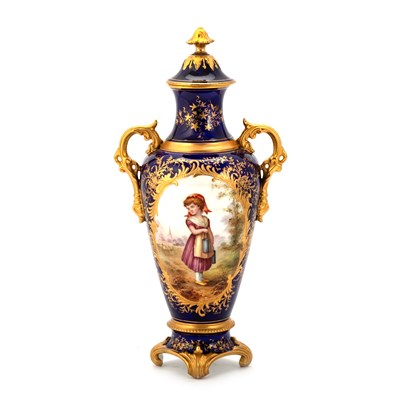 Lot 34 - A COALPORT TWO-HANDLED VASE AND COVER BY THOMAS KEELING, CIRCA 1910