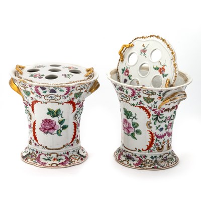Lot 150 - A PAIR OF CHINESE PORCELAIN BOUGH POTS AND COVERS, CIRCA 1760, QIANLONG PERIOD