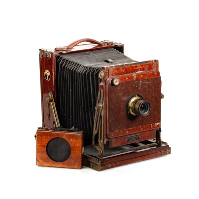 Lot 722 - A THORNTON-PICKARD ROYAL RUBY TRIPLE EXTENSION FIELD CAMERA