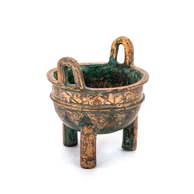 Lot 212 - A SMALL CHINESE SILVER-INLAID BRONZE TRIPOD CENSER